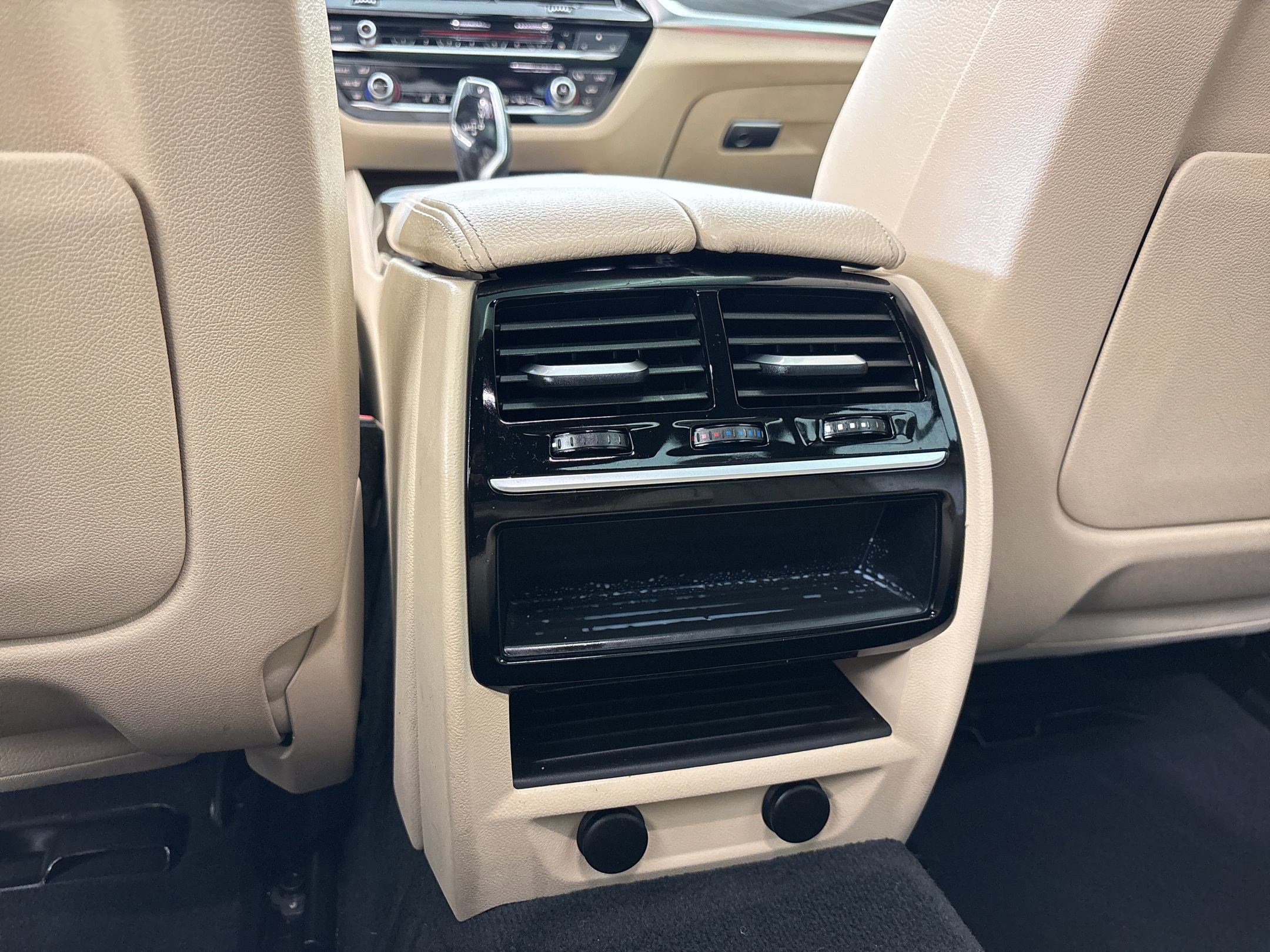 Used 2018 BMW 530e w/ Premium Package 2 RWD image 31