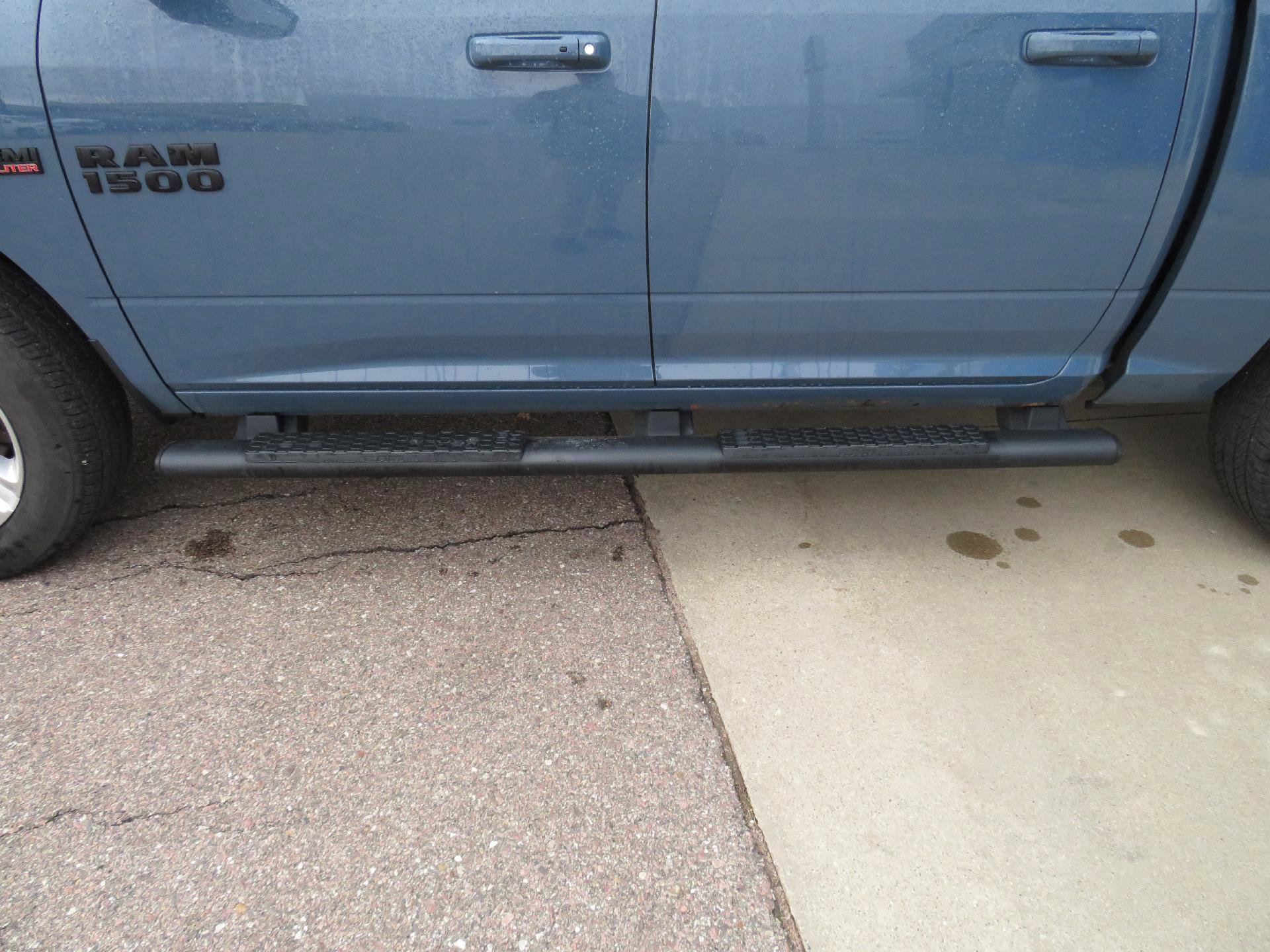 Used 2015 RAM 1500 Sport w/ Ceramic Blue Sport Package image 4