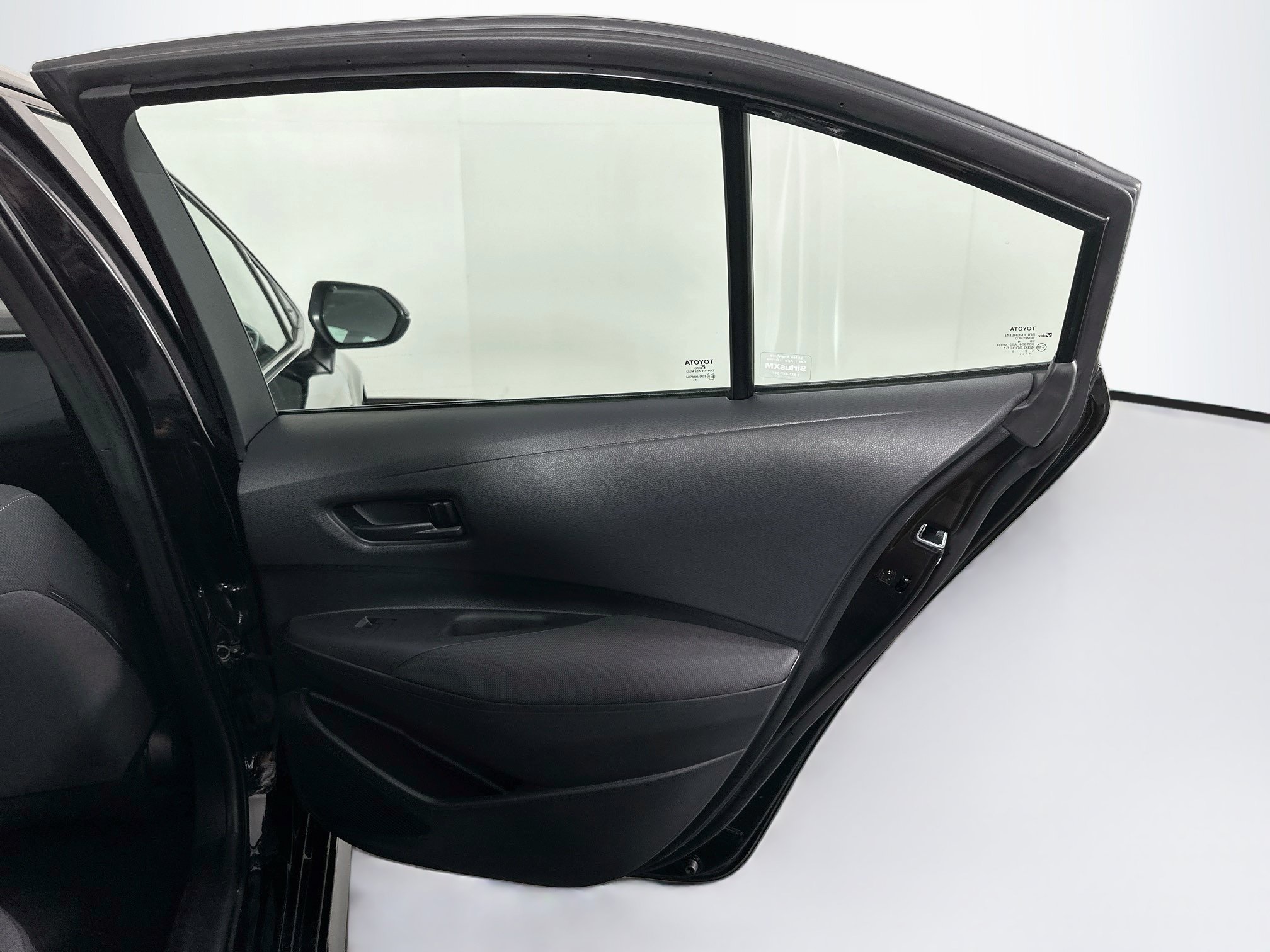 Used 2025 Toyota Corolla LE FWD image 28
