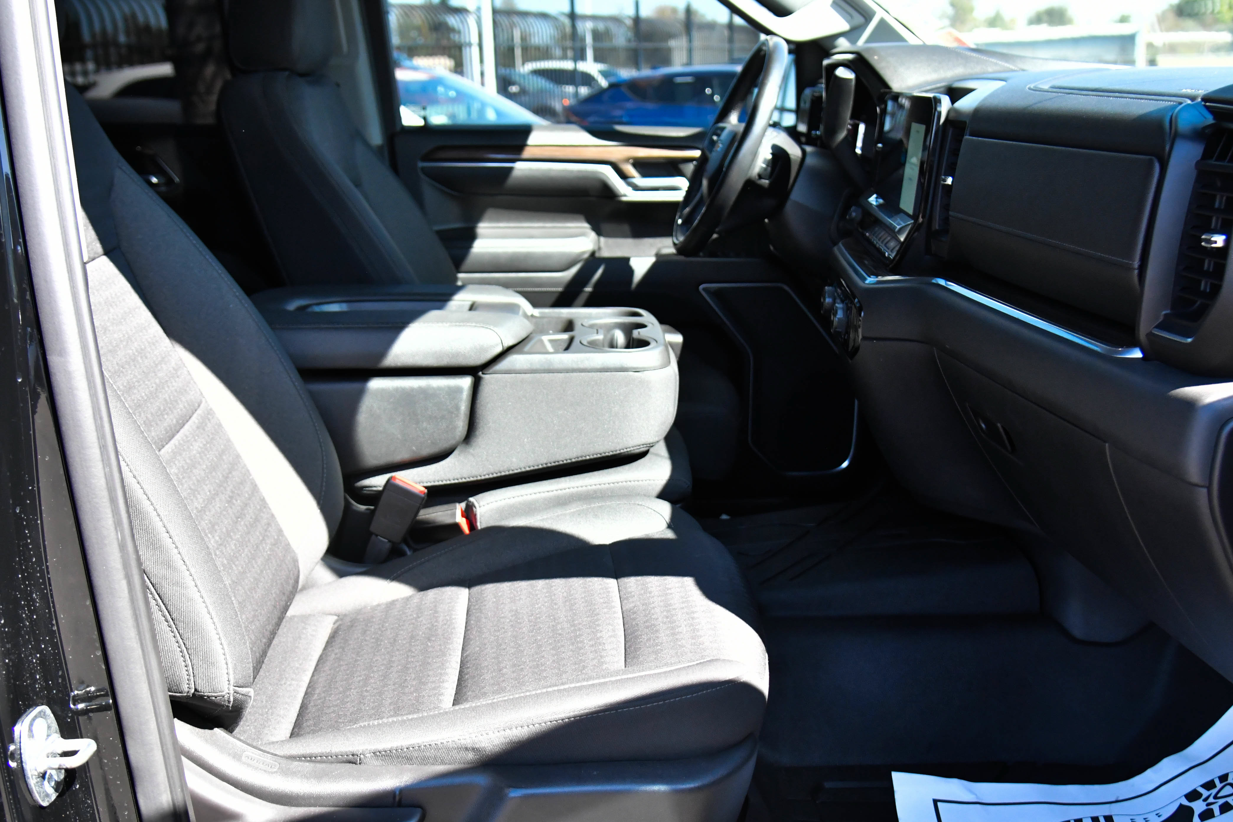 Used 2022 Chevrolet Silverado 1500 LT AWD/4WD image 48