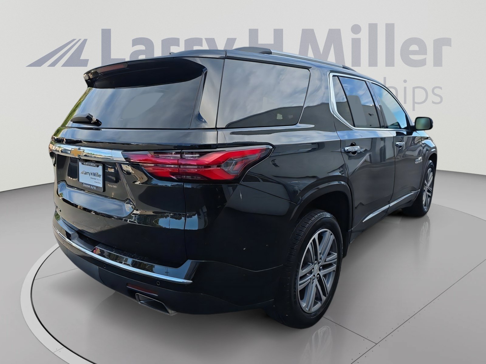 Used 2023 Chevrolet Traverse High Country AWD/4WD image 13