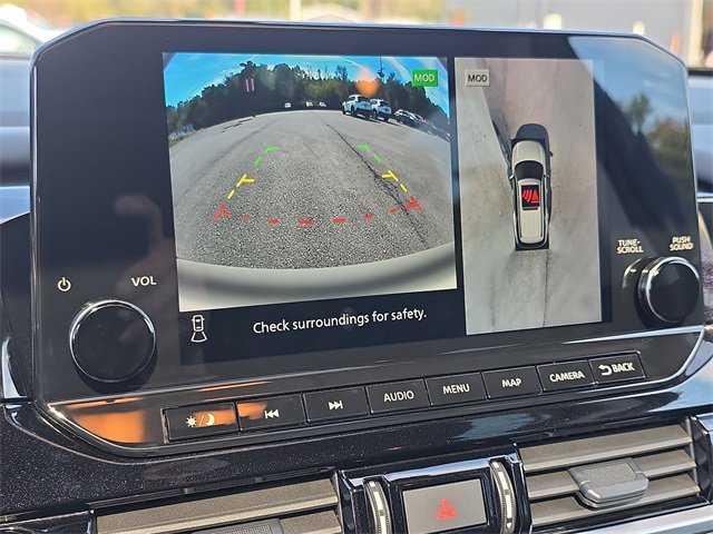 Used 2025 Nissan Pathfinder Platinum w/ Cargo Package image 17