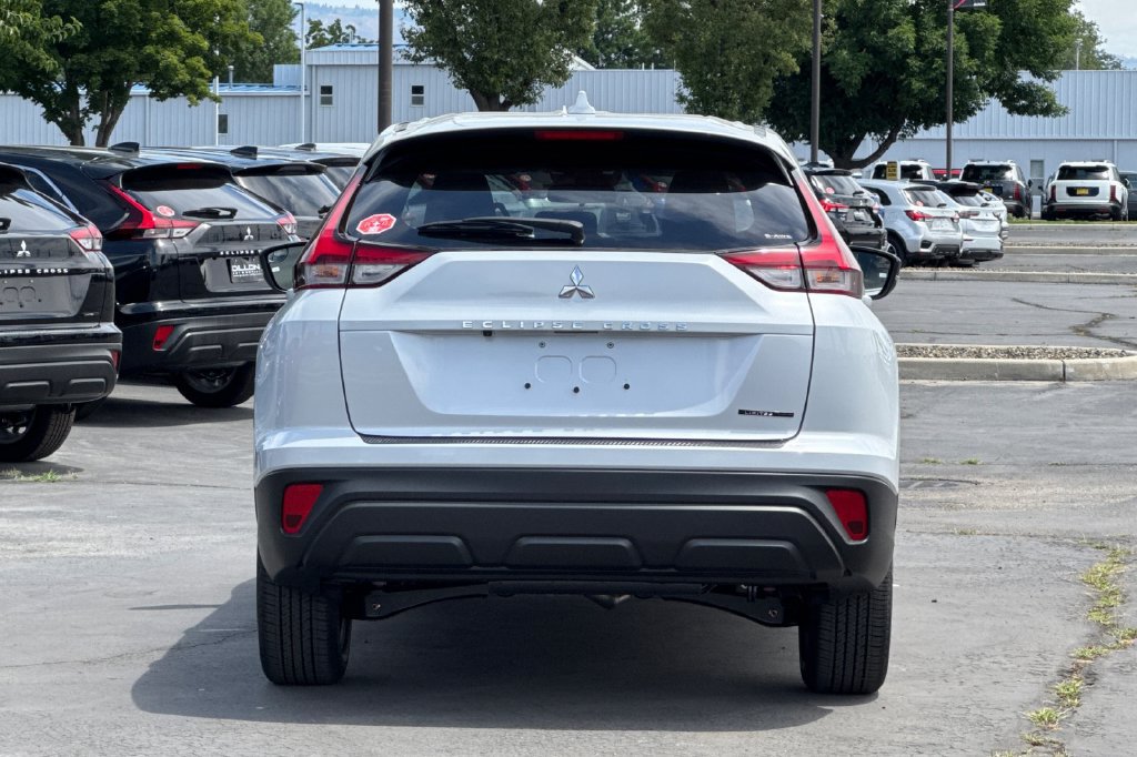 New 2026 Mitsubishi Eclipse Cross LE AWD/4WD image 8