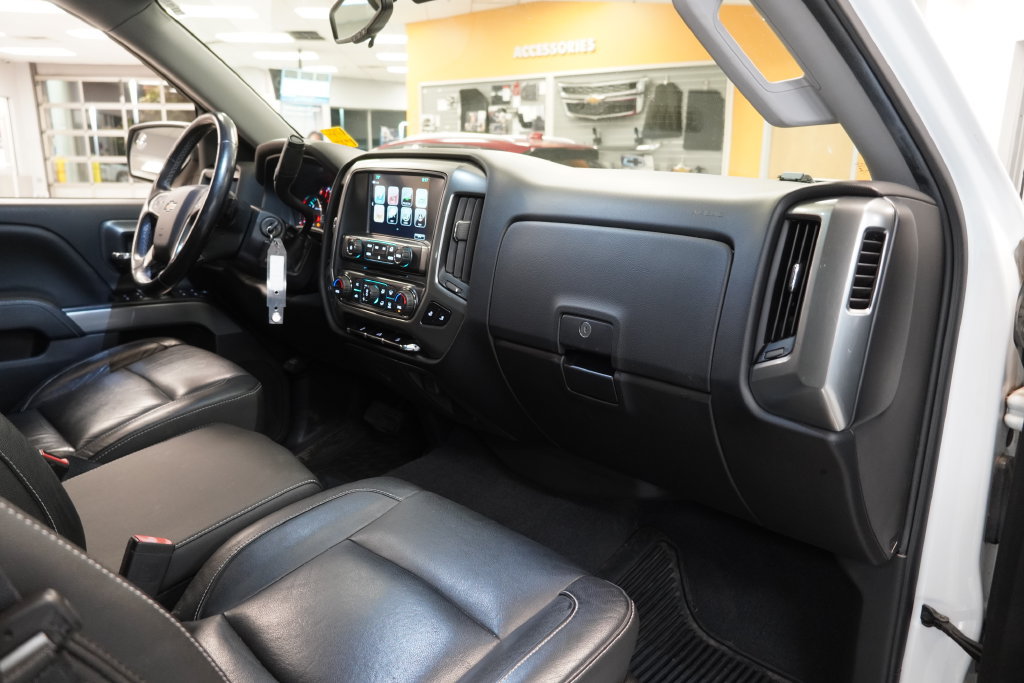 Used 2018 Chevrolet Silverado 1500 LT w/ All Star Edition AWD/4WD image 36