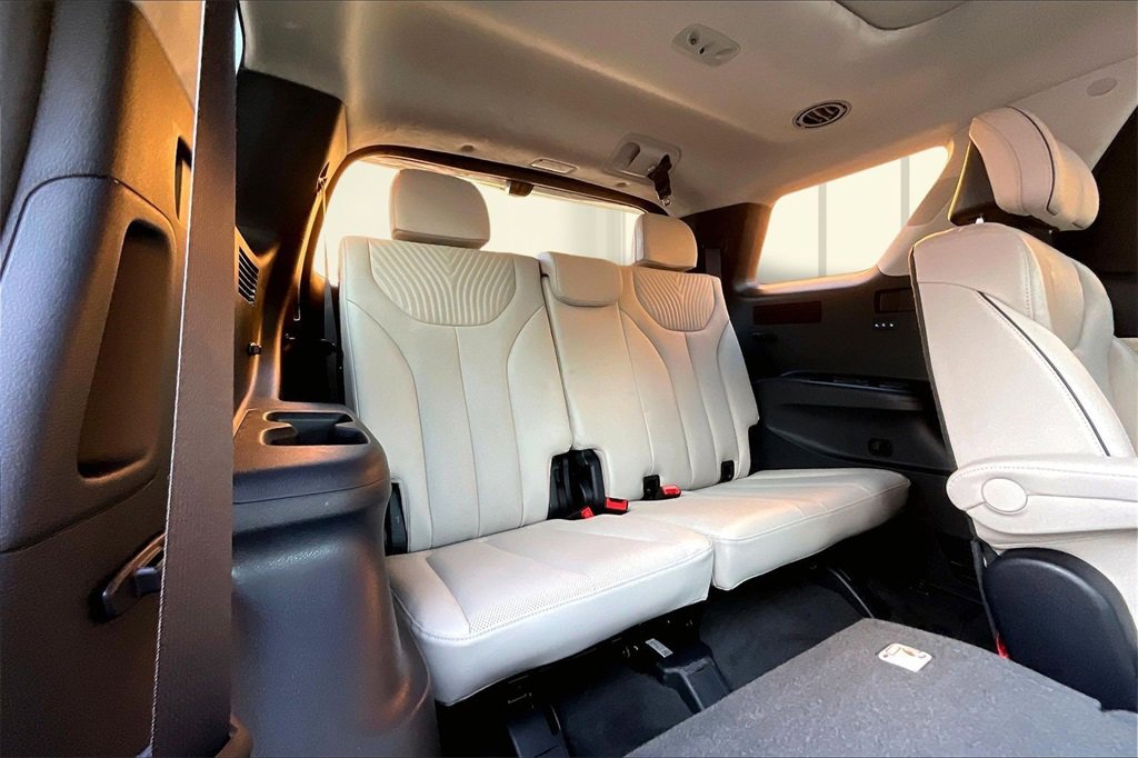 Used 2024 Hyundai Palisade Calligraphy image 25