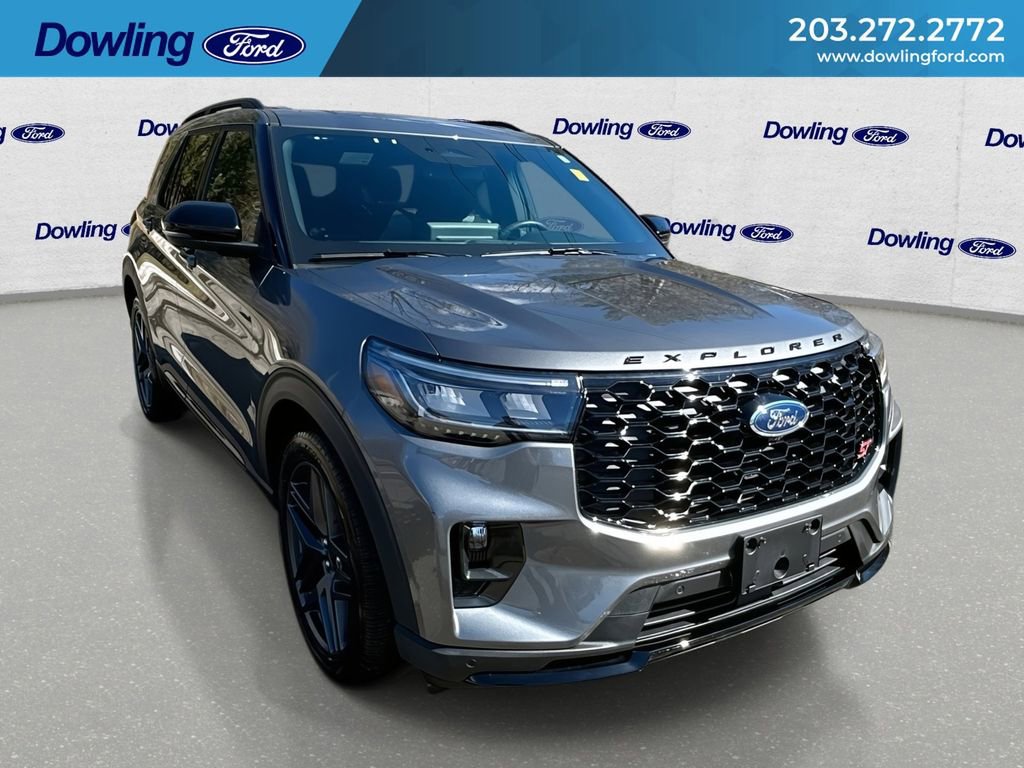 Used 2025 Ford Explorer ST image 1