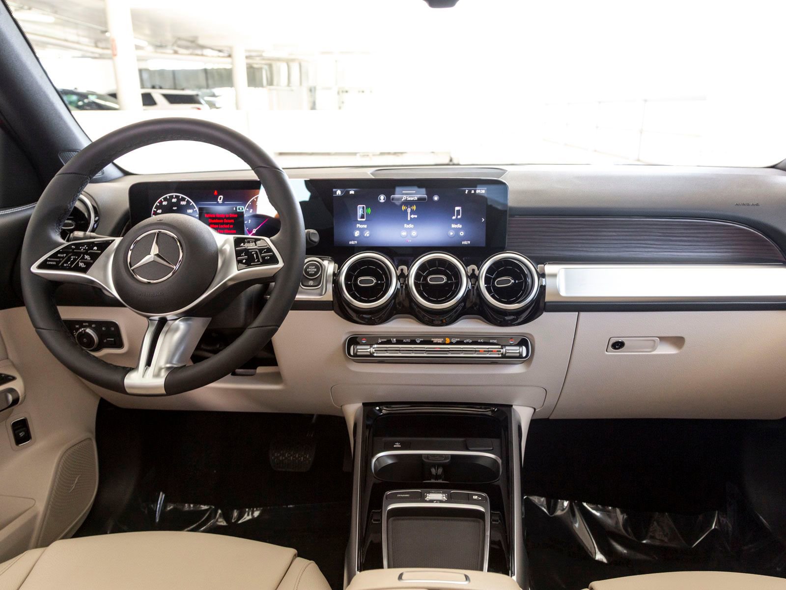 Used 2026 Mercedes-Benz GLB 250 image 13