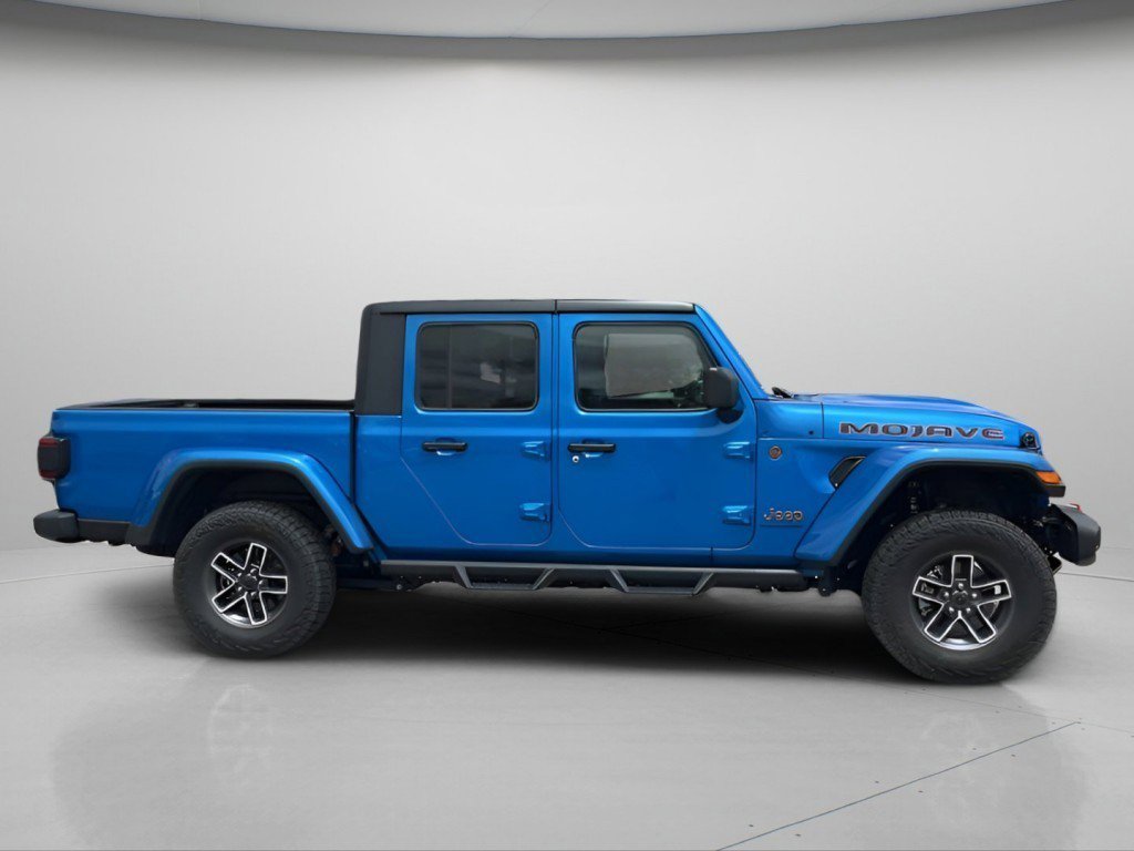 Used 2025 Jeep Gladiator Mojave w/ Convenience Group AWD/4WD image 3