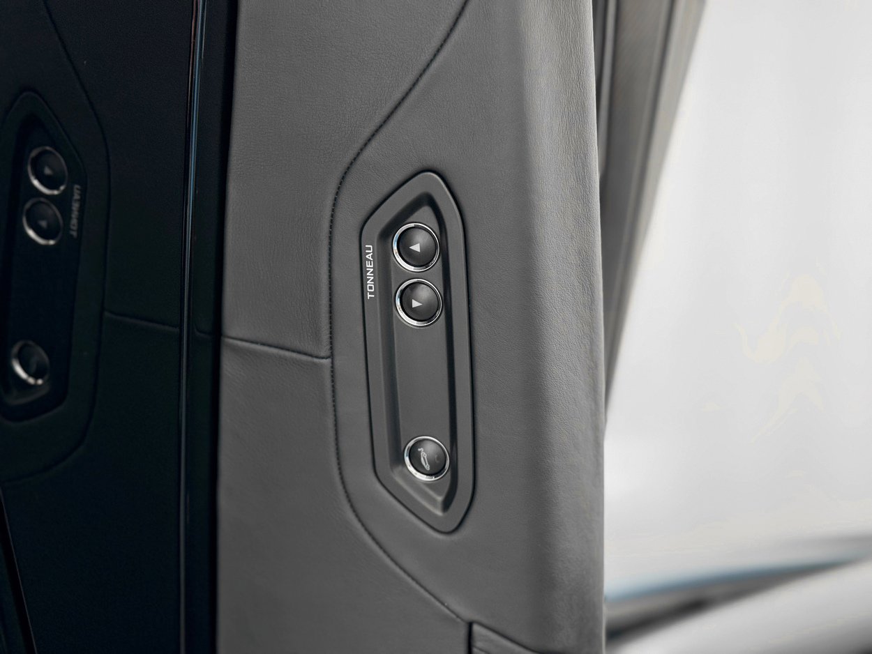 Used 2022 McLaren 765LT image 13