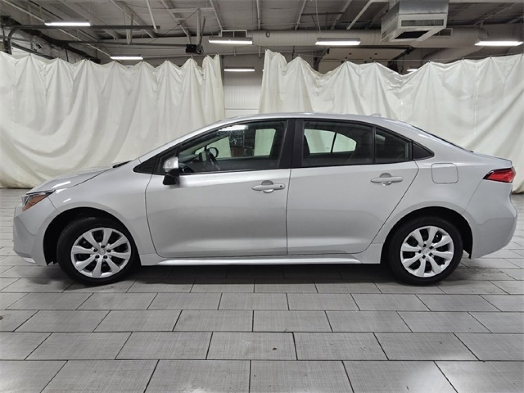 Used 2022 Toyota Corolla LE image 10
