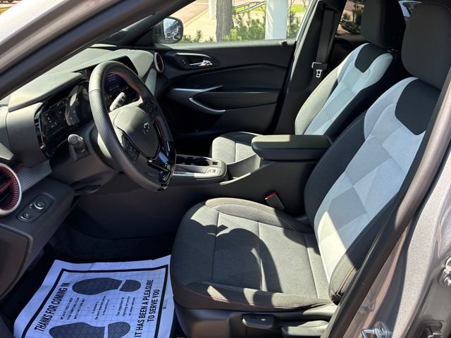 Certified 2024 Chevrolet Trax RS w/ Driver Confidence Package FWD image 11