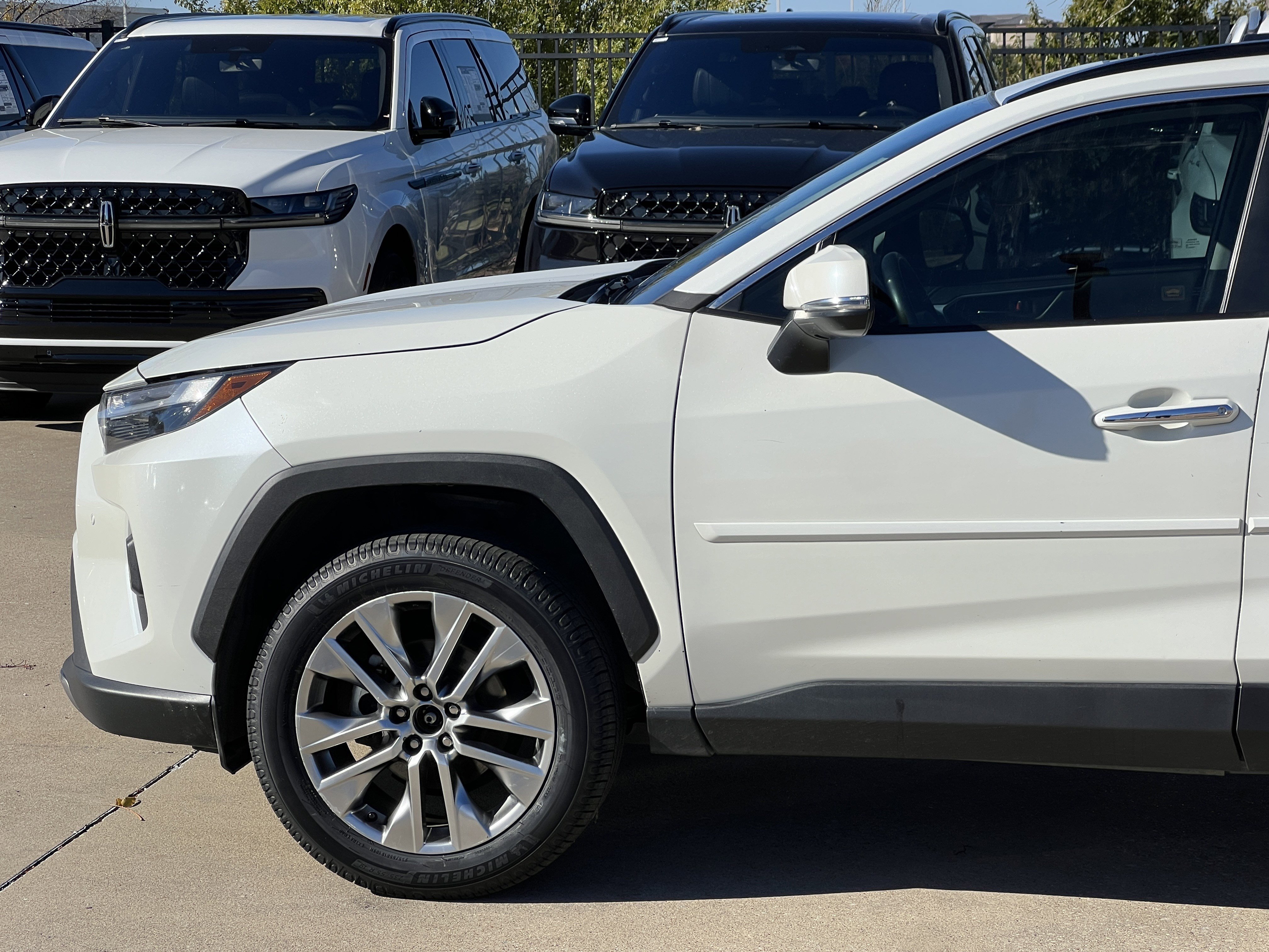 Used 2022 Toyota RAV4 Limited image 5