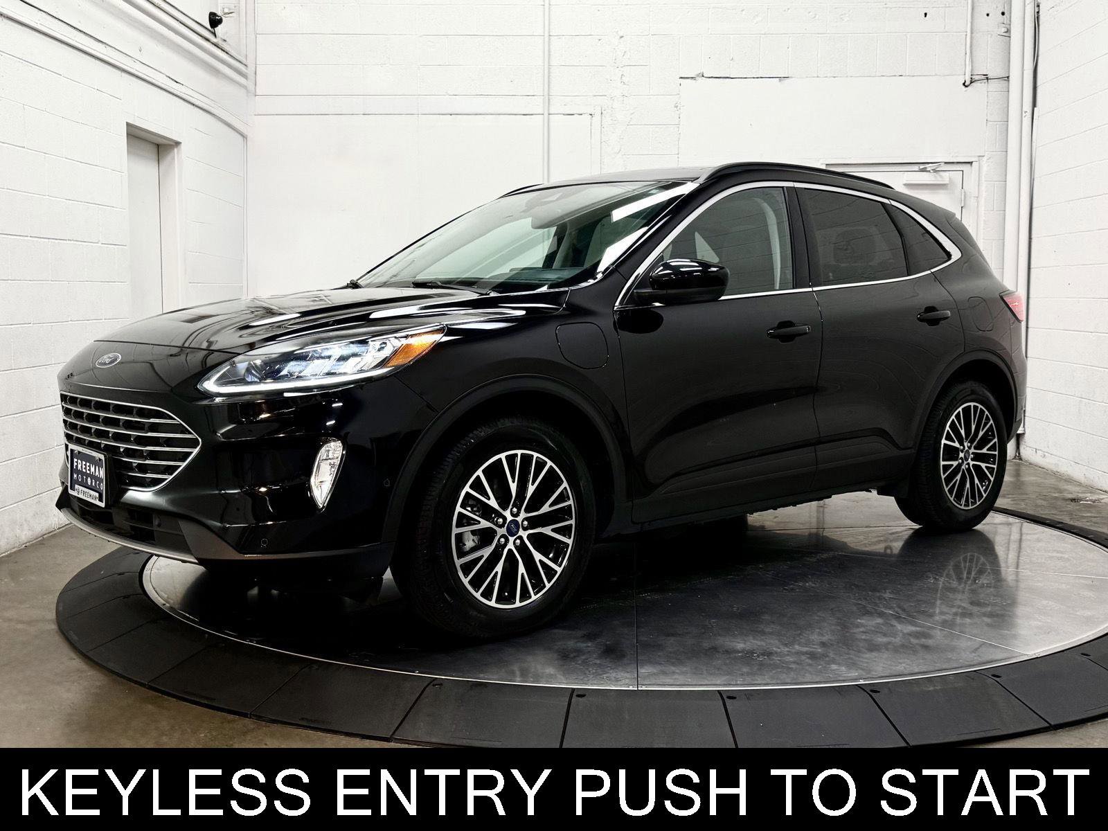 Used 2022 Ford Escape Titanium w/ Titanium Premium Package image 4