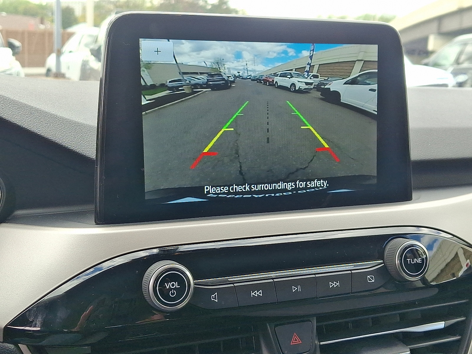 Used 2022 Ford Escape SE image 18