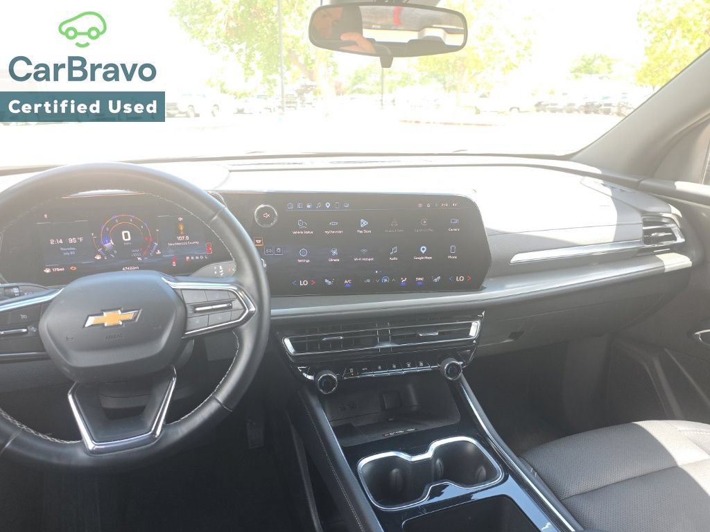 Used 2025 Chevrolet Traverse LT FWD image 18