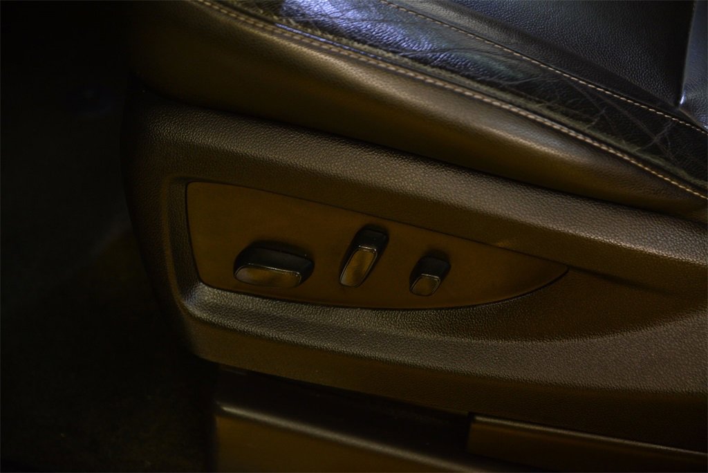 Used 2018 Chevrolet Suburban LT image 13