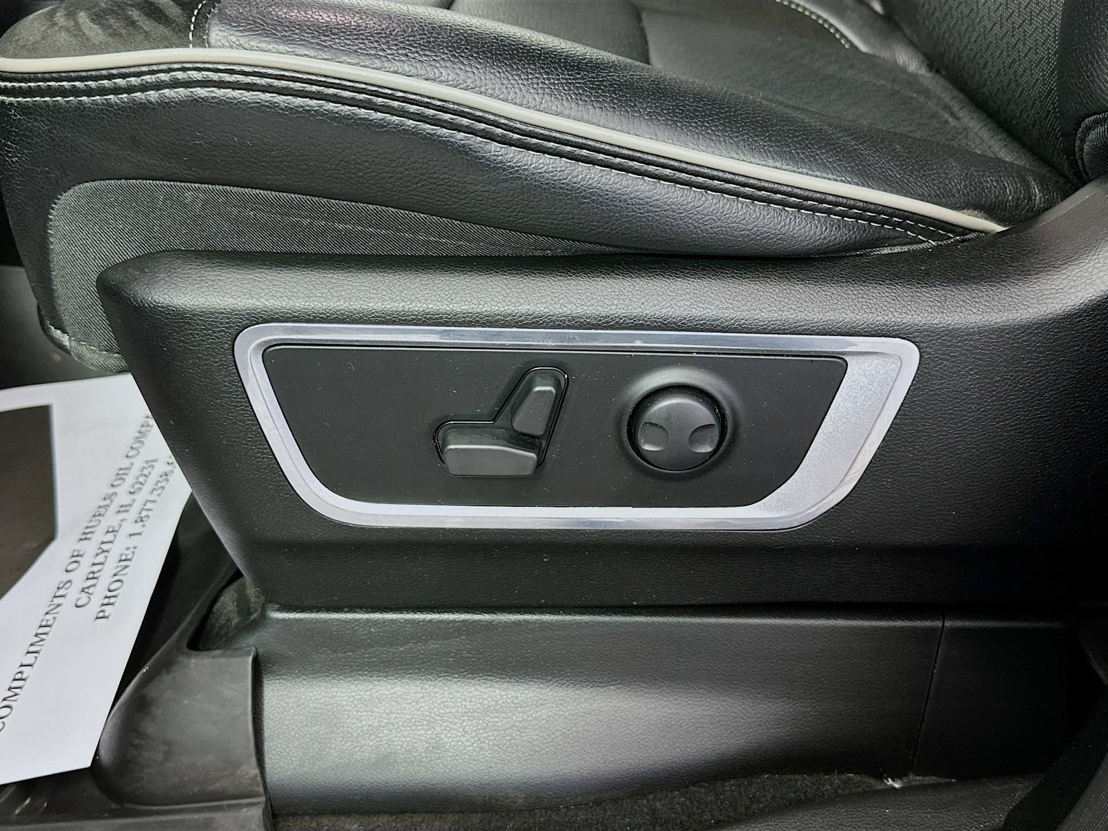 Used 2023 RAM 1500 Laramie AWD/4WD image 19