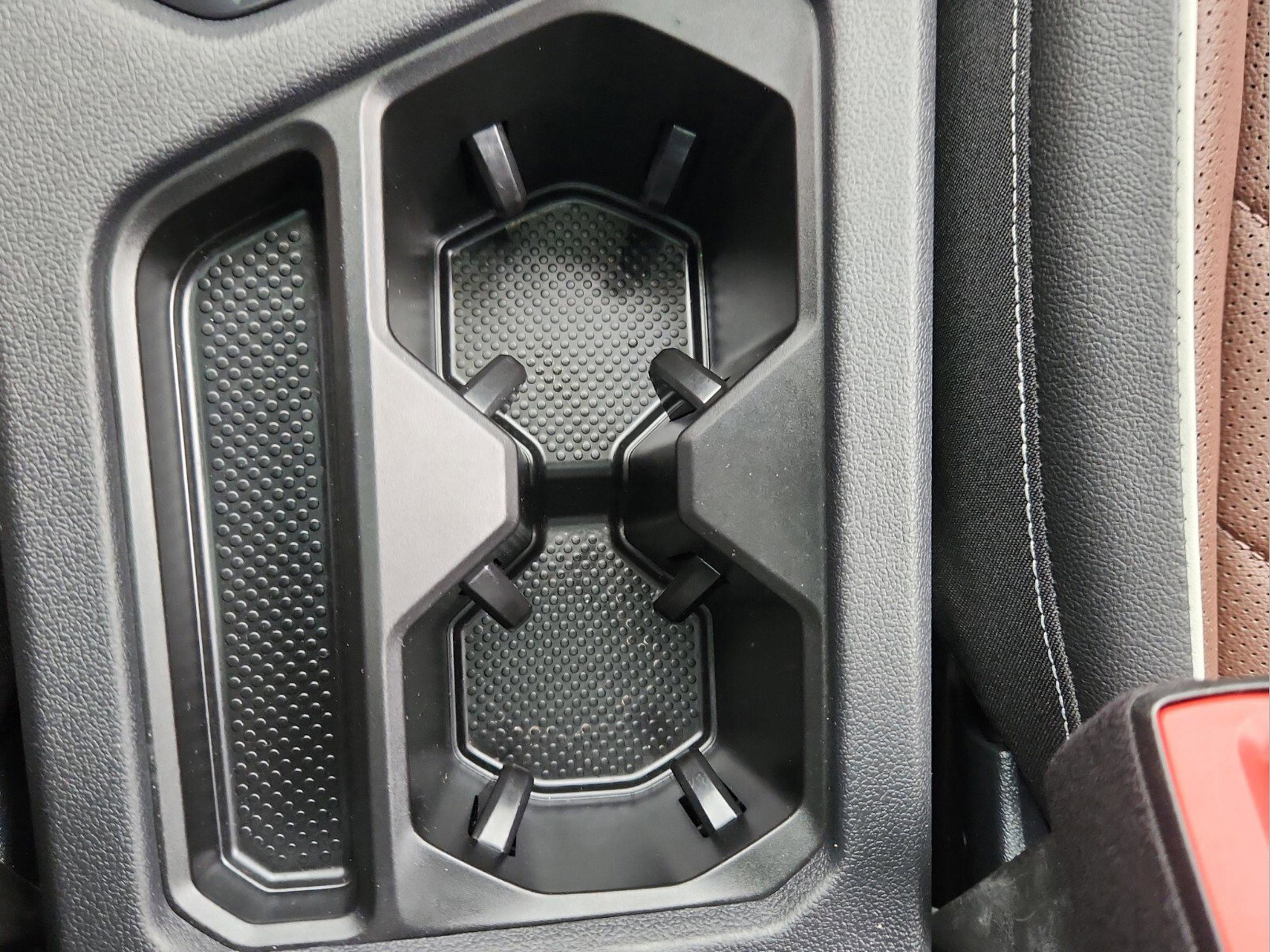 Used 2024 Volkswagen Tiguan SEL R-Line image 16