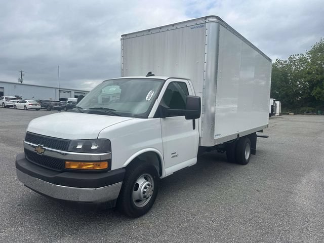 New 2024 Chevrolet Express 4500 w/ Power Convenience Package RWD video 2