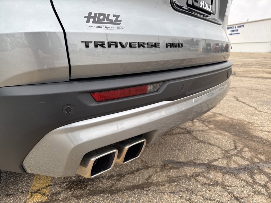 Certified 2025 Chevrolet Traverse Z71 w/ LPO, Floor Liner Package image 4
