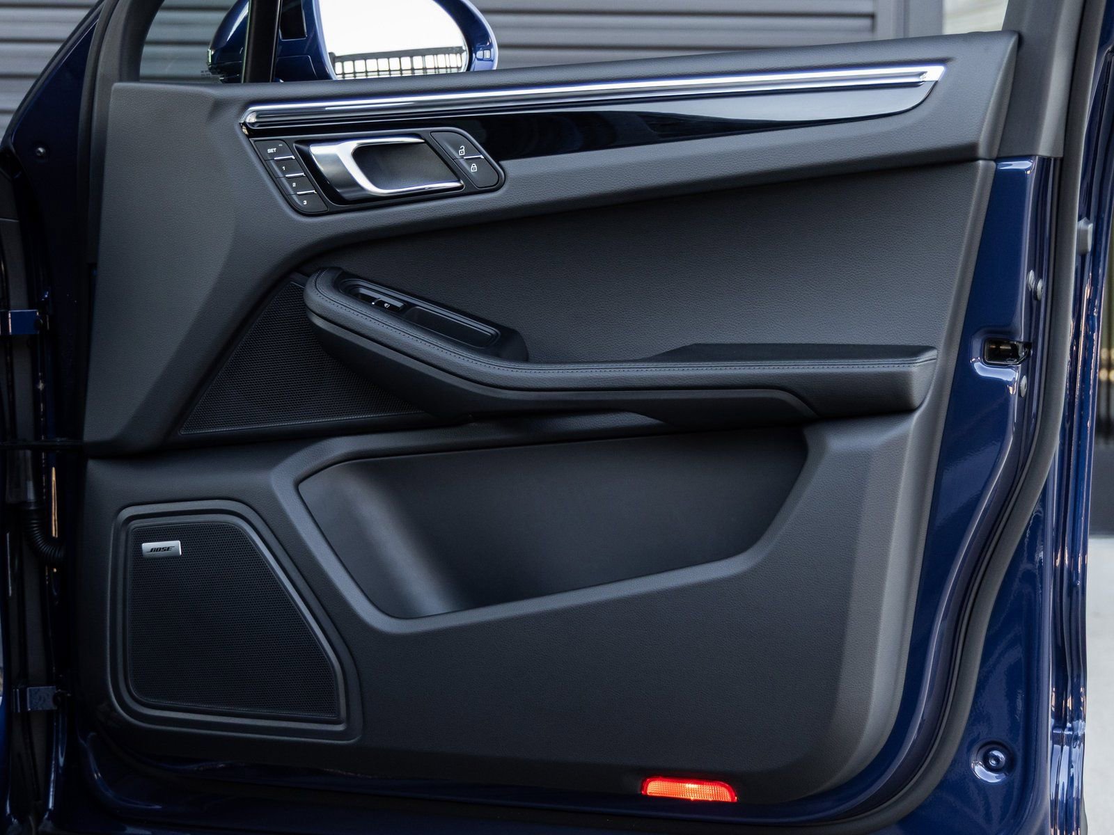 Certified 2026 Porsche Macan image 41