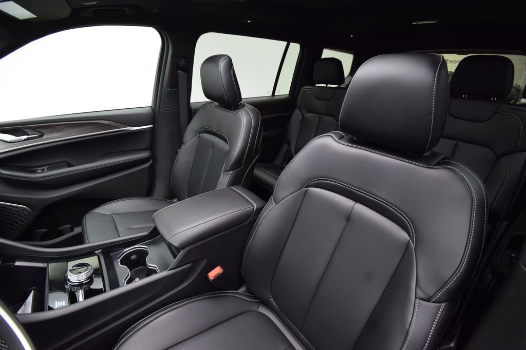 New 2026 Jeep Grand Cherokee L Limited w/ Limited Altitude Package image 25