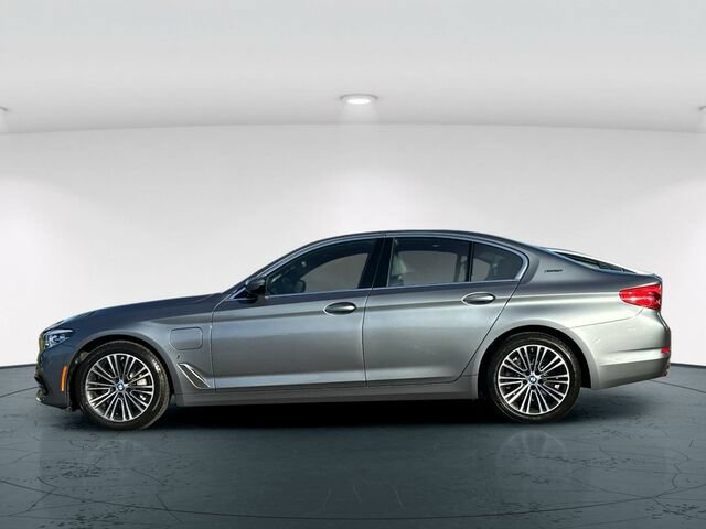 Used 2019 BMW 530e w/ Convenience Package RWD image 3