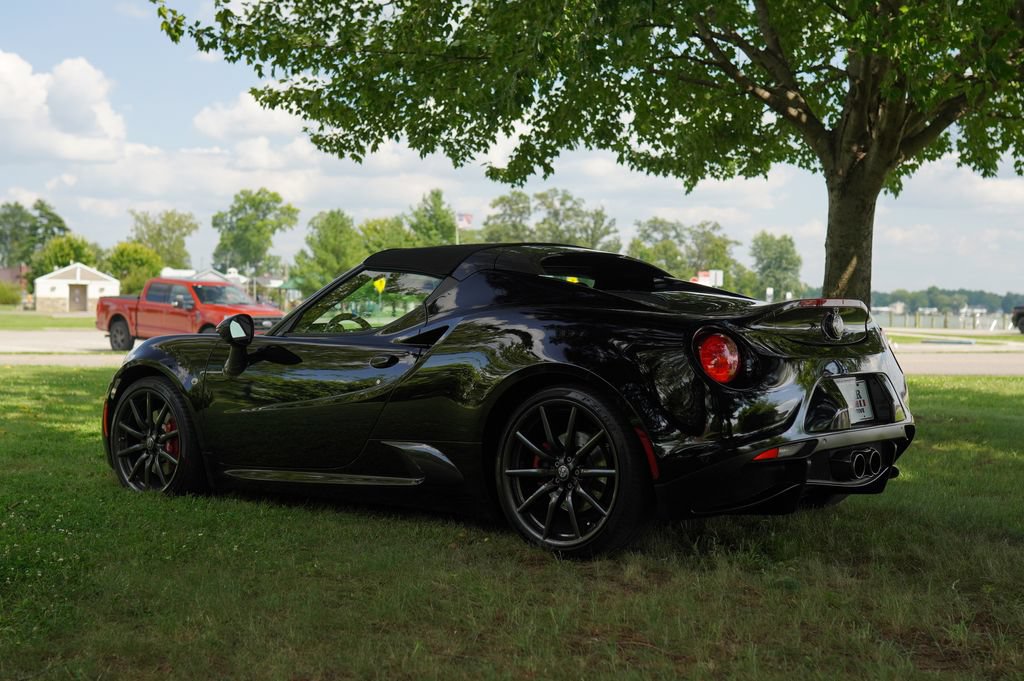 Used 2019 Alfa Romeo 4C Spider RWD image 6