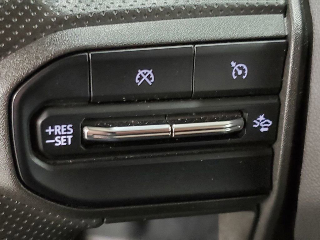 Used 2023 Chevrolet Colorado Trail Boss w/ Technology Package AWD/4WD image 33