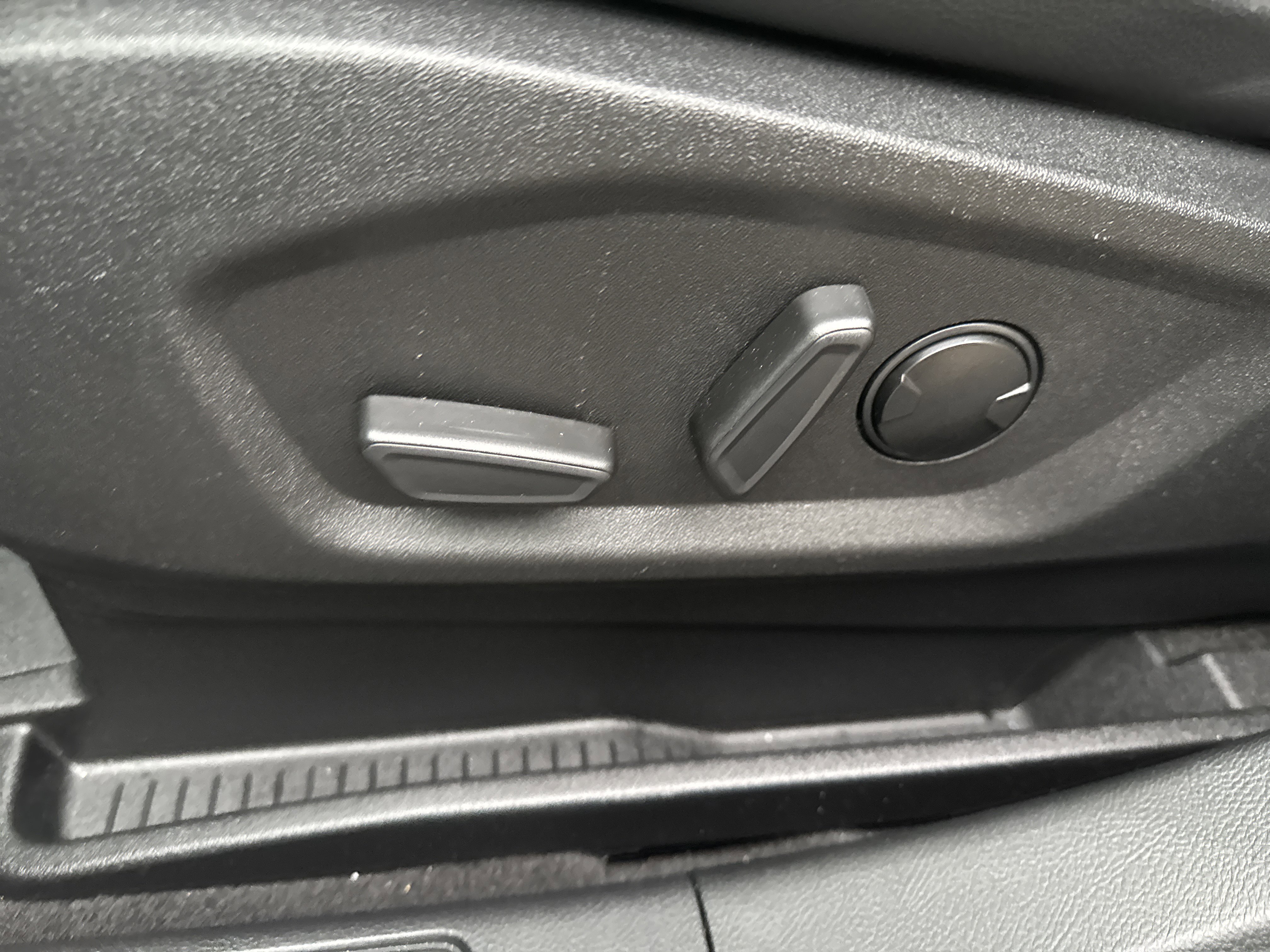 Used 2024 Ford Edge SEL w/ Convenience Package image 22