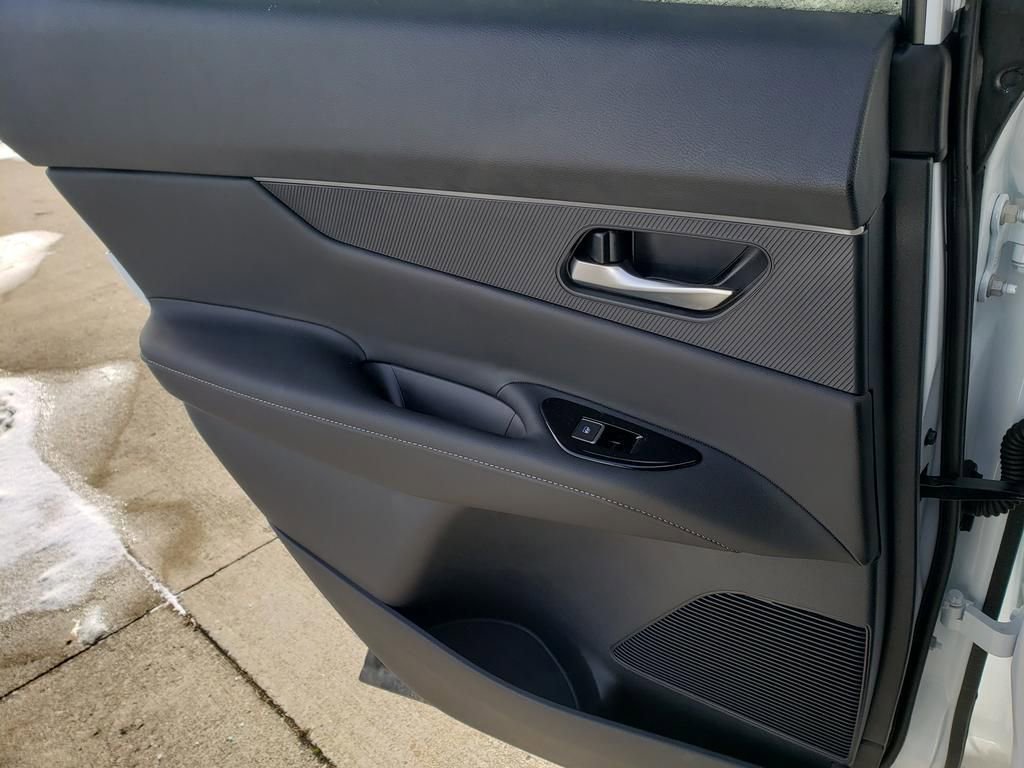 Certified 2025 Nissan Murano SV AWD/4WD image 18