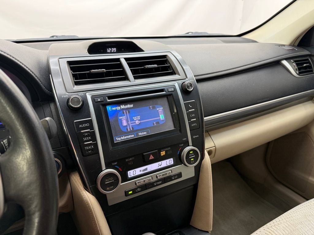 Used 2013 Toyota Camry XLE w/ Convenience Pkg image 12