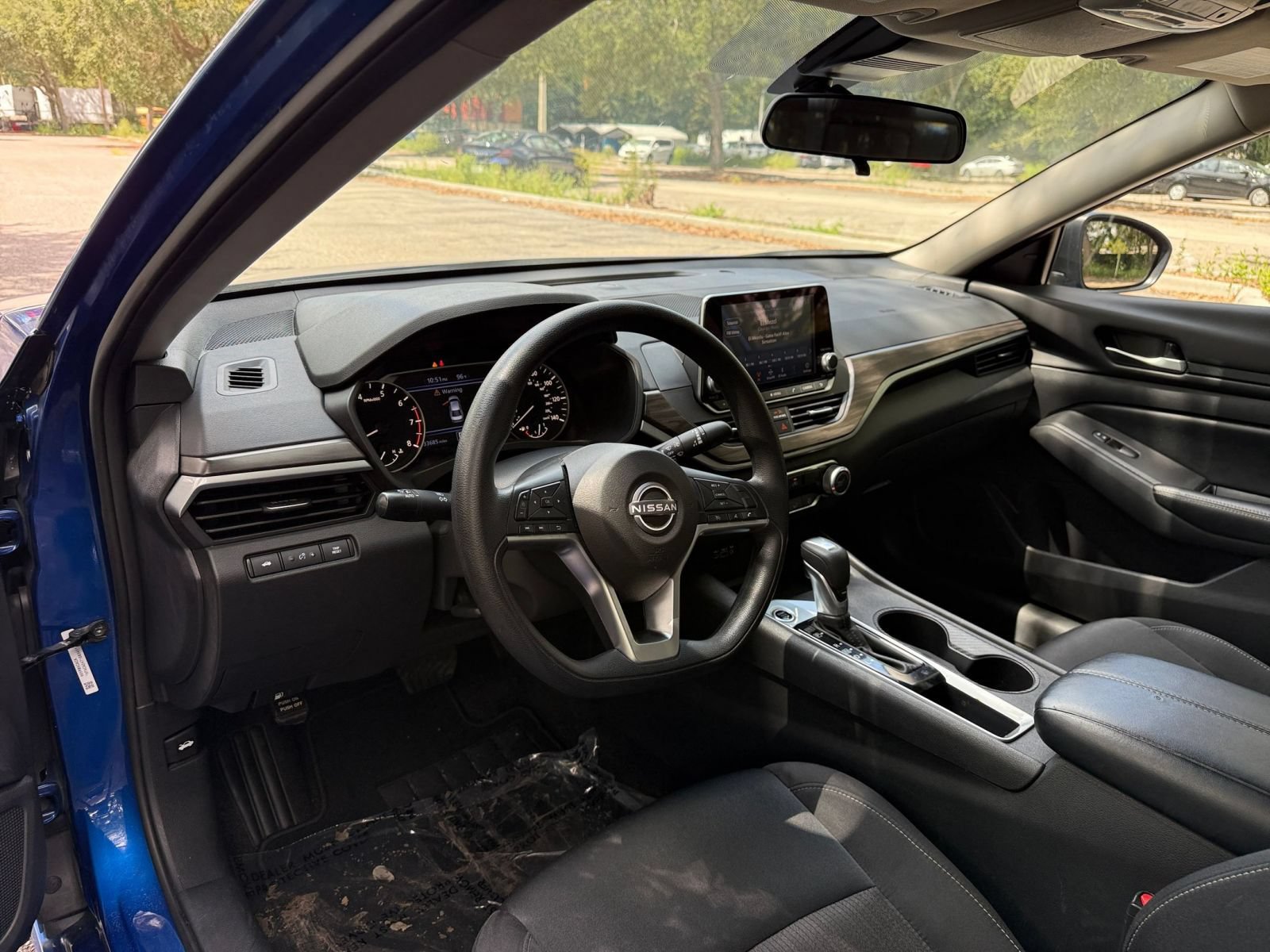 Used 2025 Nissan Altima 2.5 SV FWD image 26