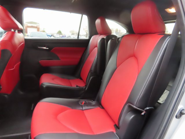 Used 2023 Toyota Highlander XSE image 22