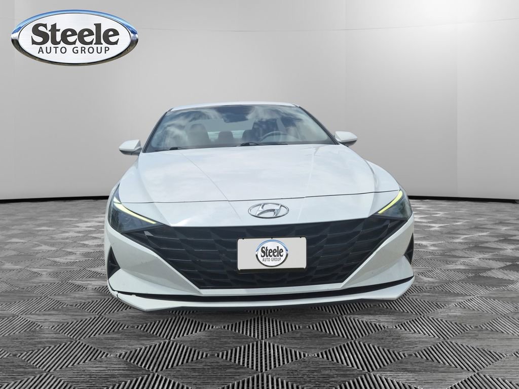 Used 2022 Hyundai Elantra SE FWD image 8