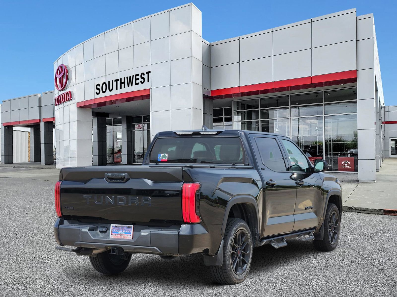 Used 2024 Toyota Tundra SR5 w/ SR5 Premium Package image 5