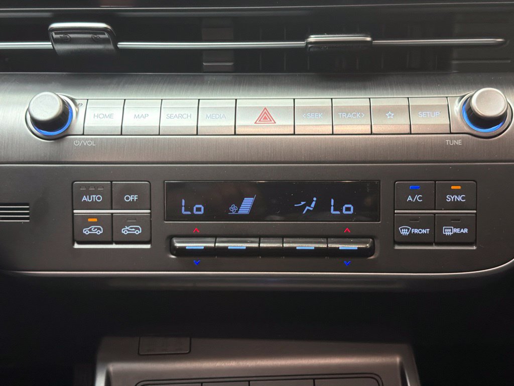 Certified 2024 Hyundai Kona SEL w/ Convenience Package FWD image 16