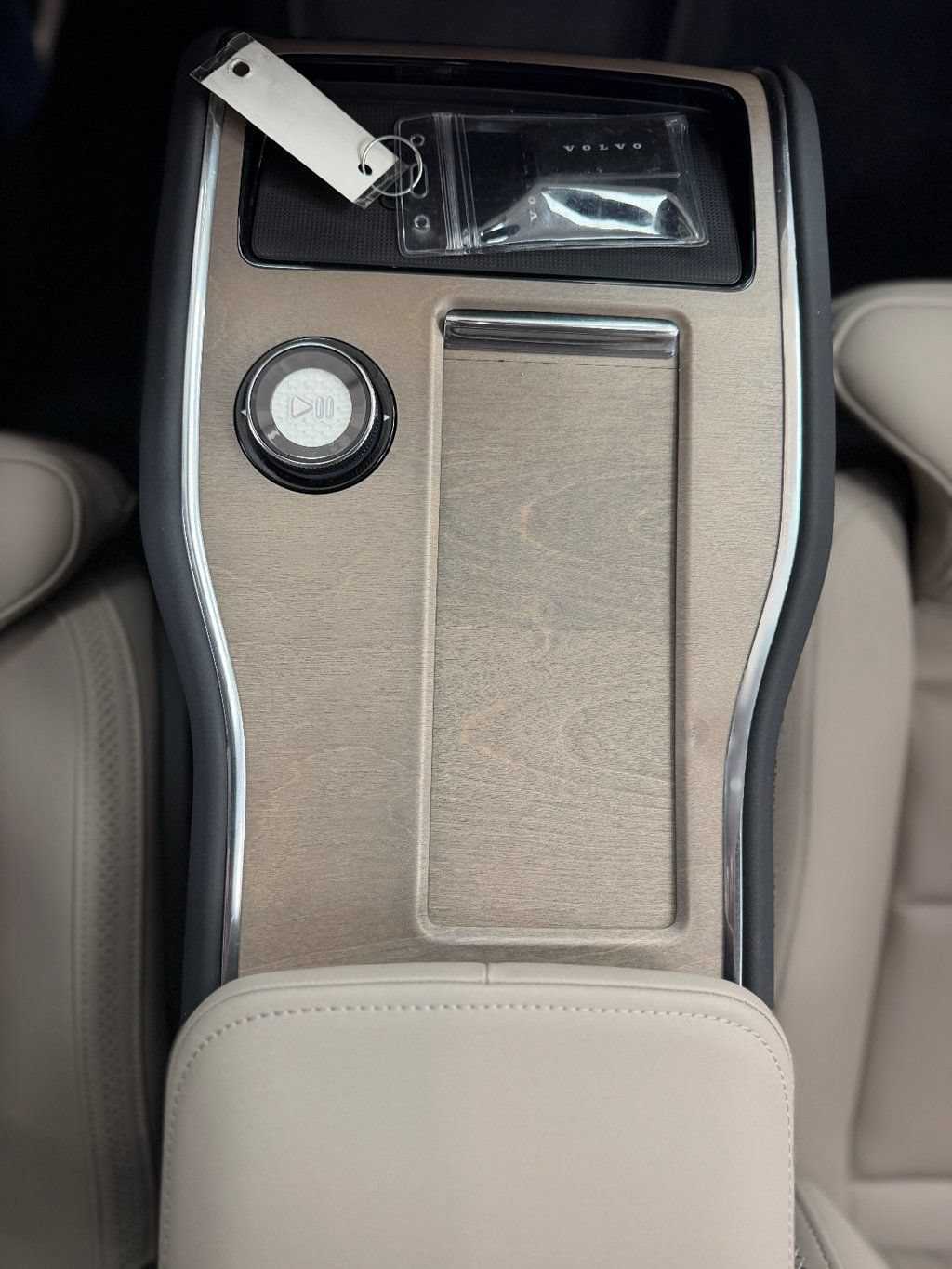 Used 2025 Volvo EX90 Plus AWD/4WD image 25