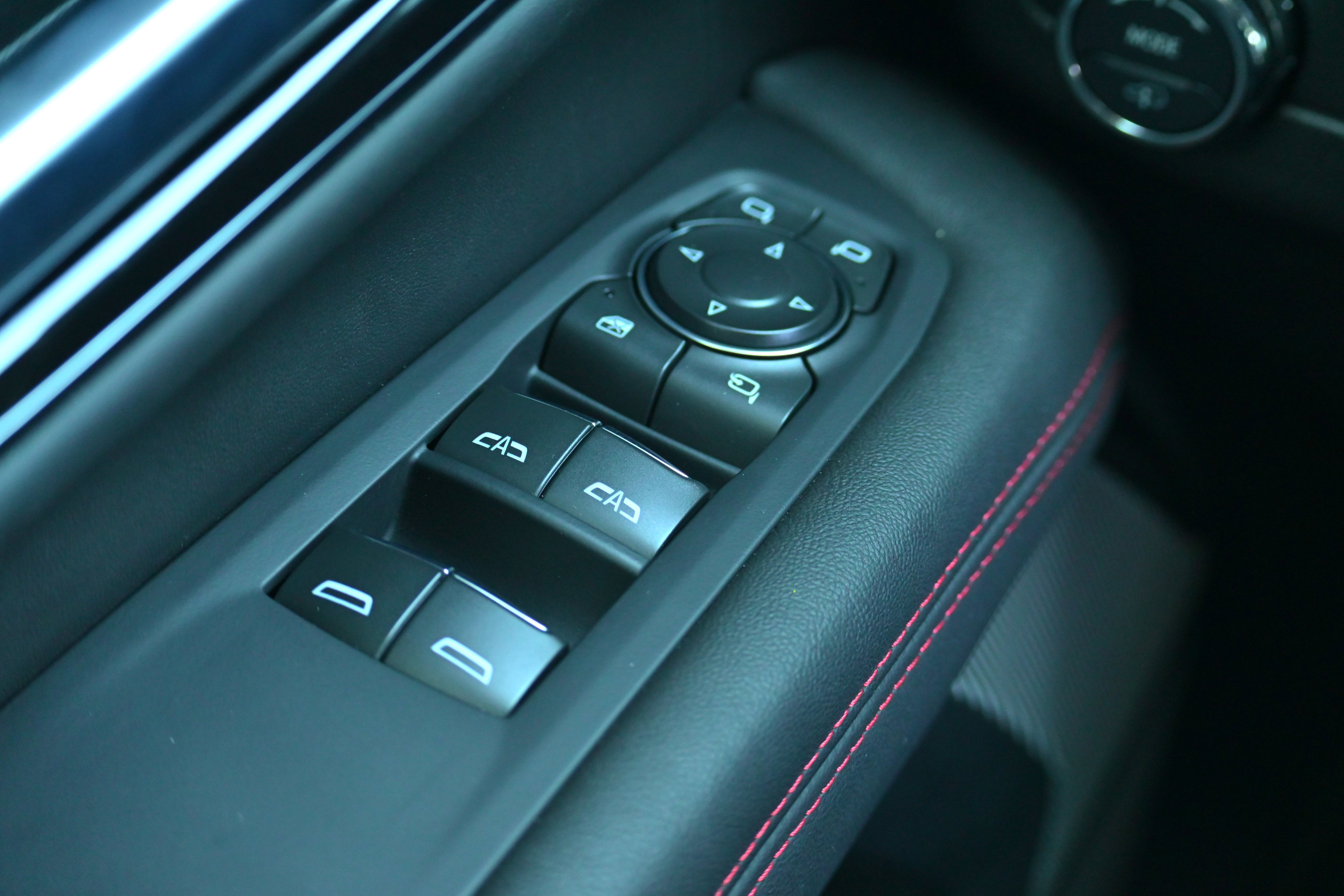 Used 2025 GMC Yukon AT4 Ultimate image 34