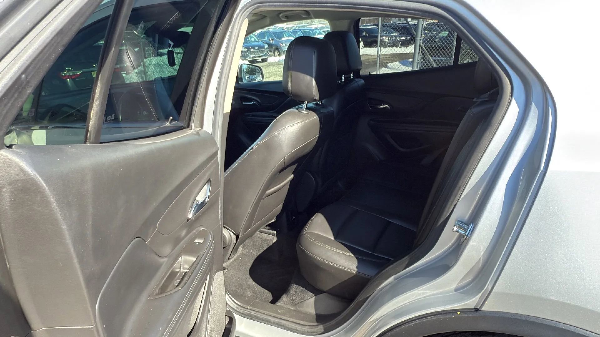 Used 2018 Buick Encore Essence image 27