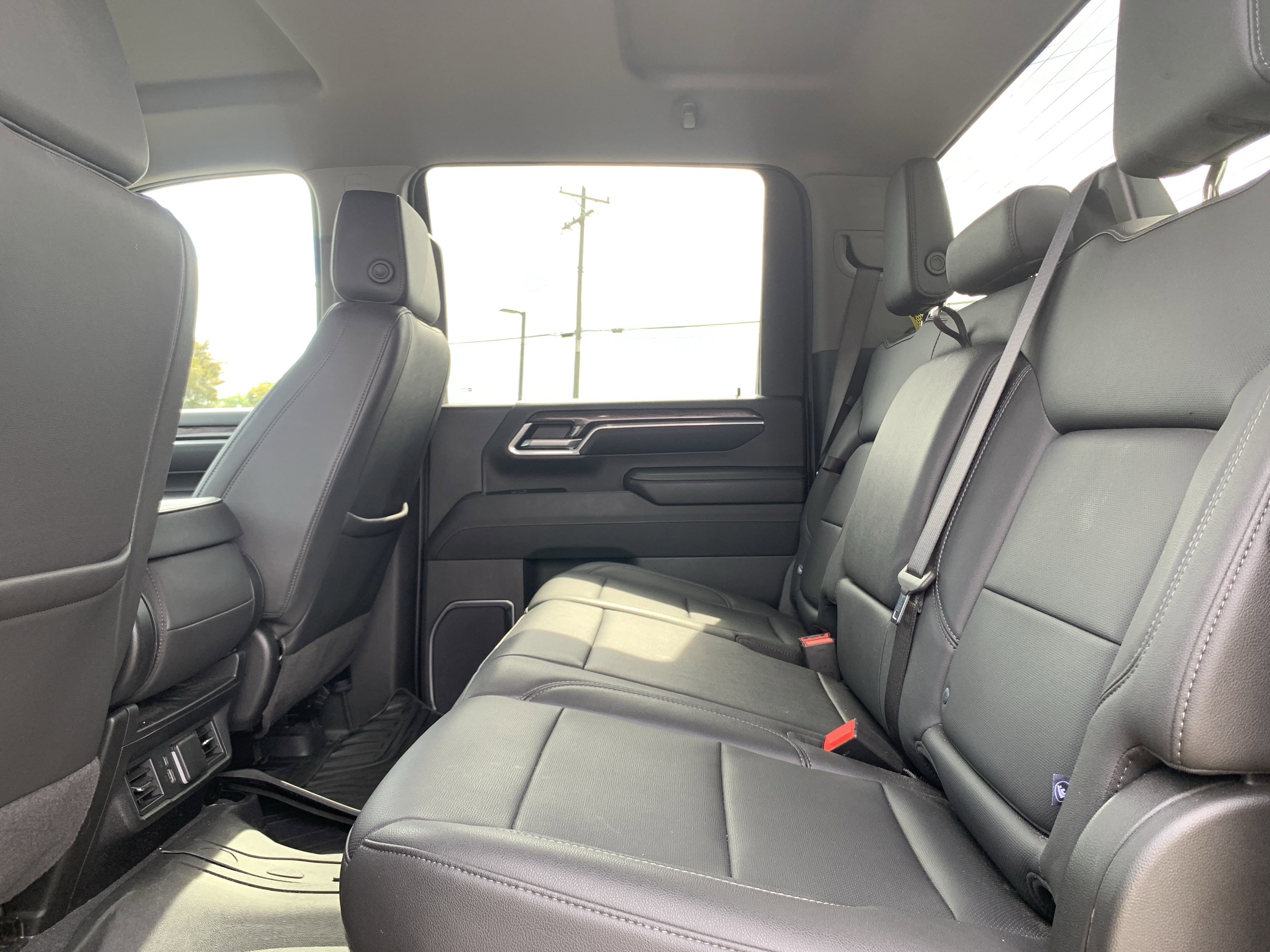 Used 2024 Chevrolet Silverado 2500 LTZ image 32