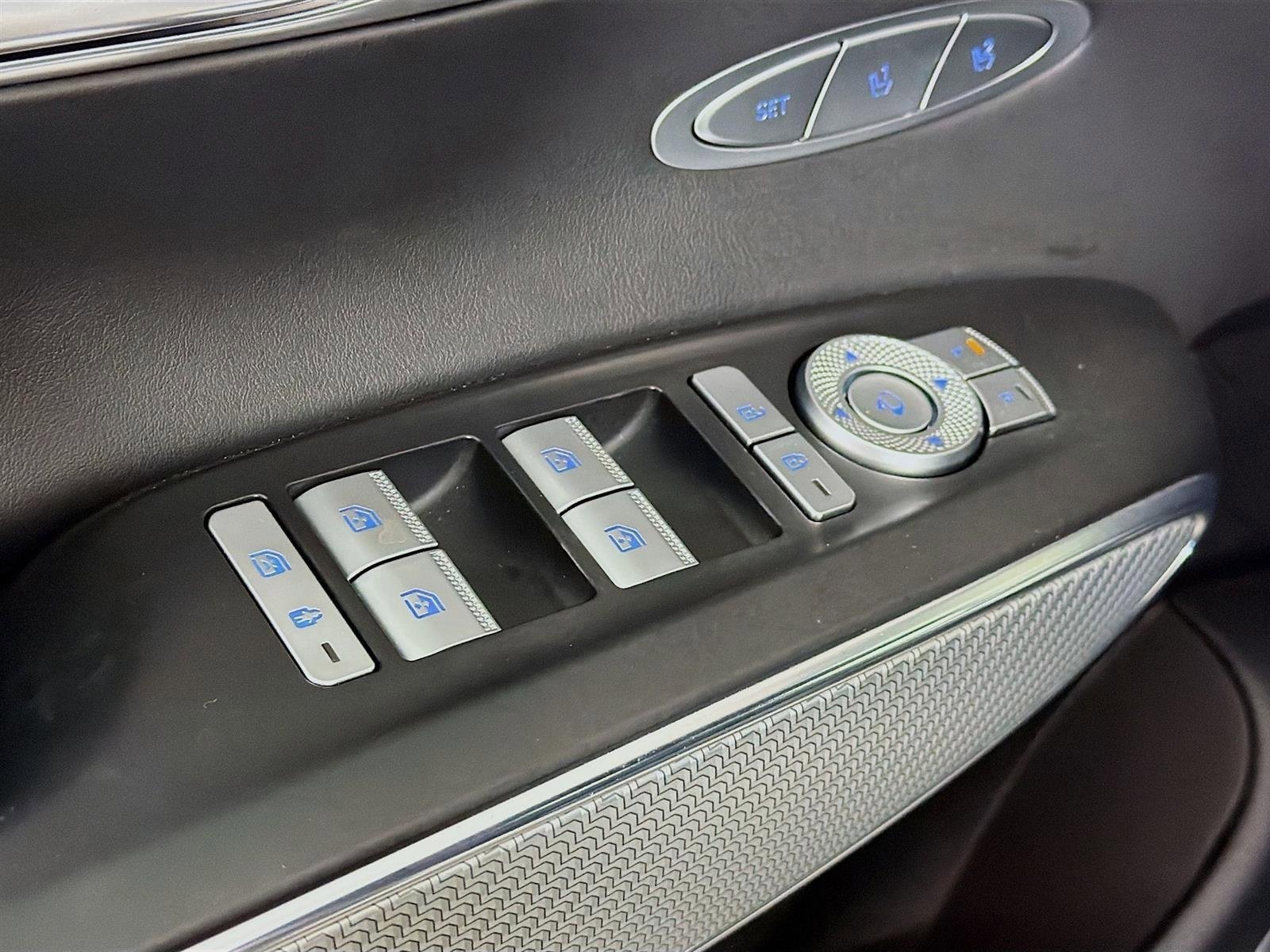 Certified 2023 Genesis GV70 2.5T w/ Sport Prestige Package image 20