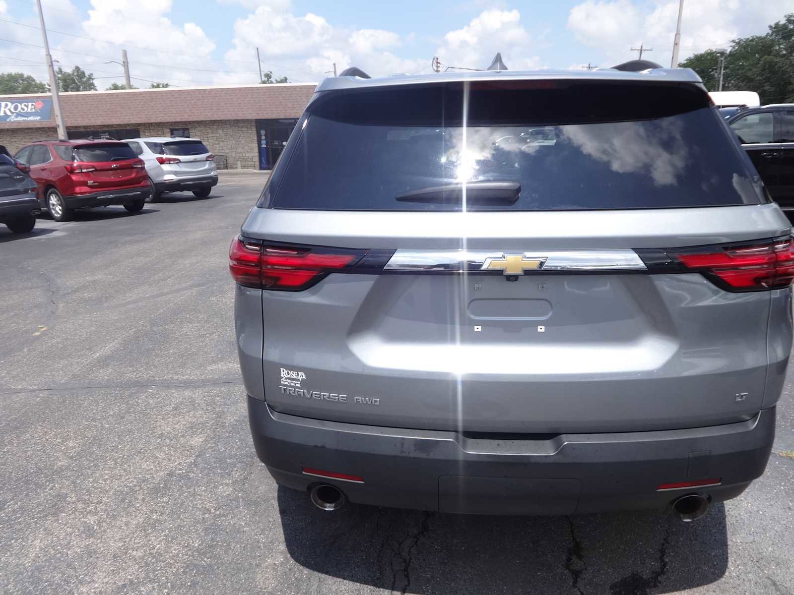 Used 2023 Chevrolet Traverse LT image 6