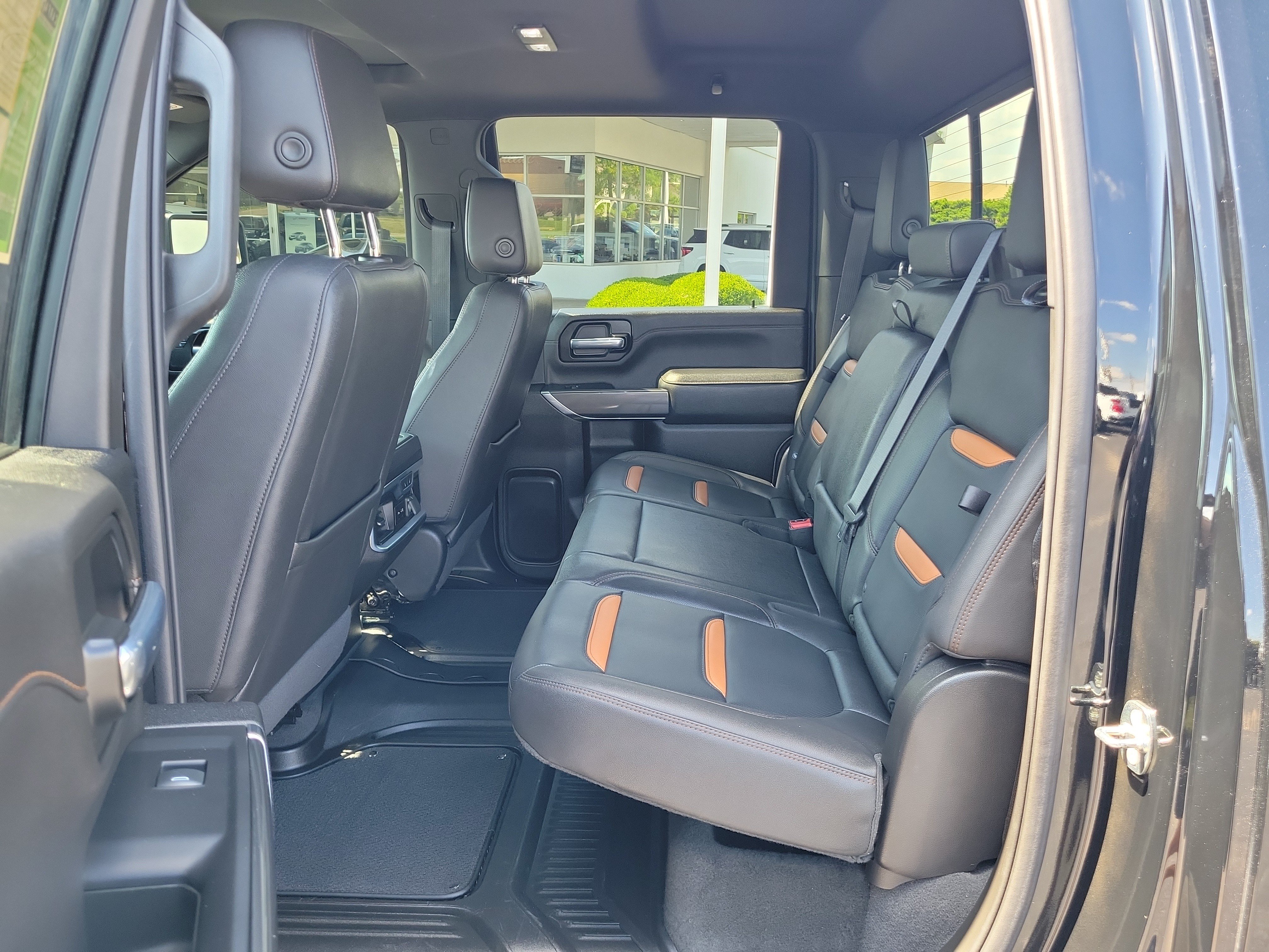 Used 2022 GMC Sierra 2500 AT4 w/ AT4 Premium Plus Package AWD/4WD image 11