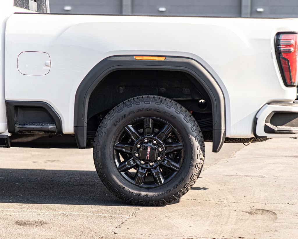Used 2025 GMC Sierra 2500 AT4 w/ AT4 Premium Plus Package AWD/4WD image 7