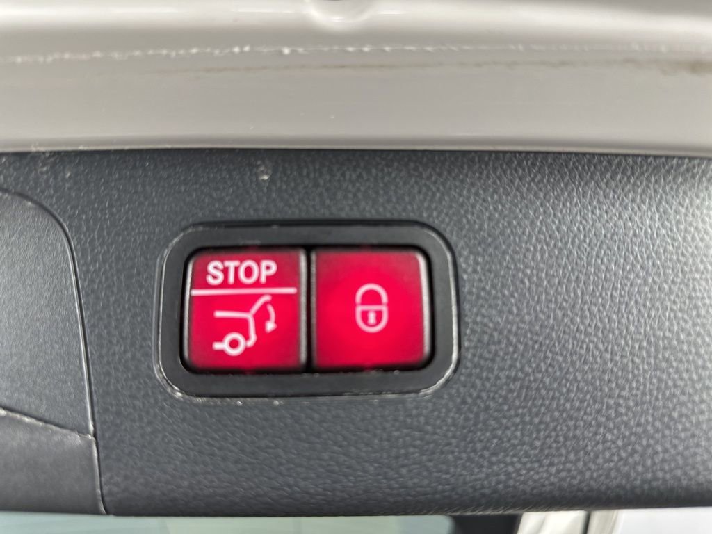 Used 2021 Mercedes-Benz GLC 300 4MATIC image 21