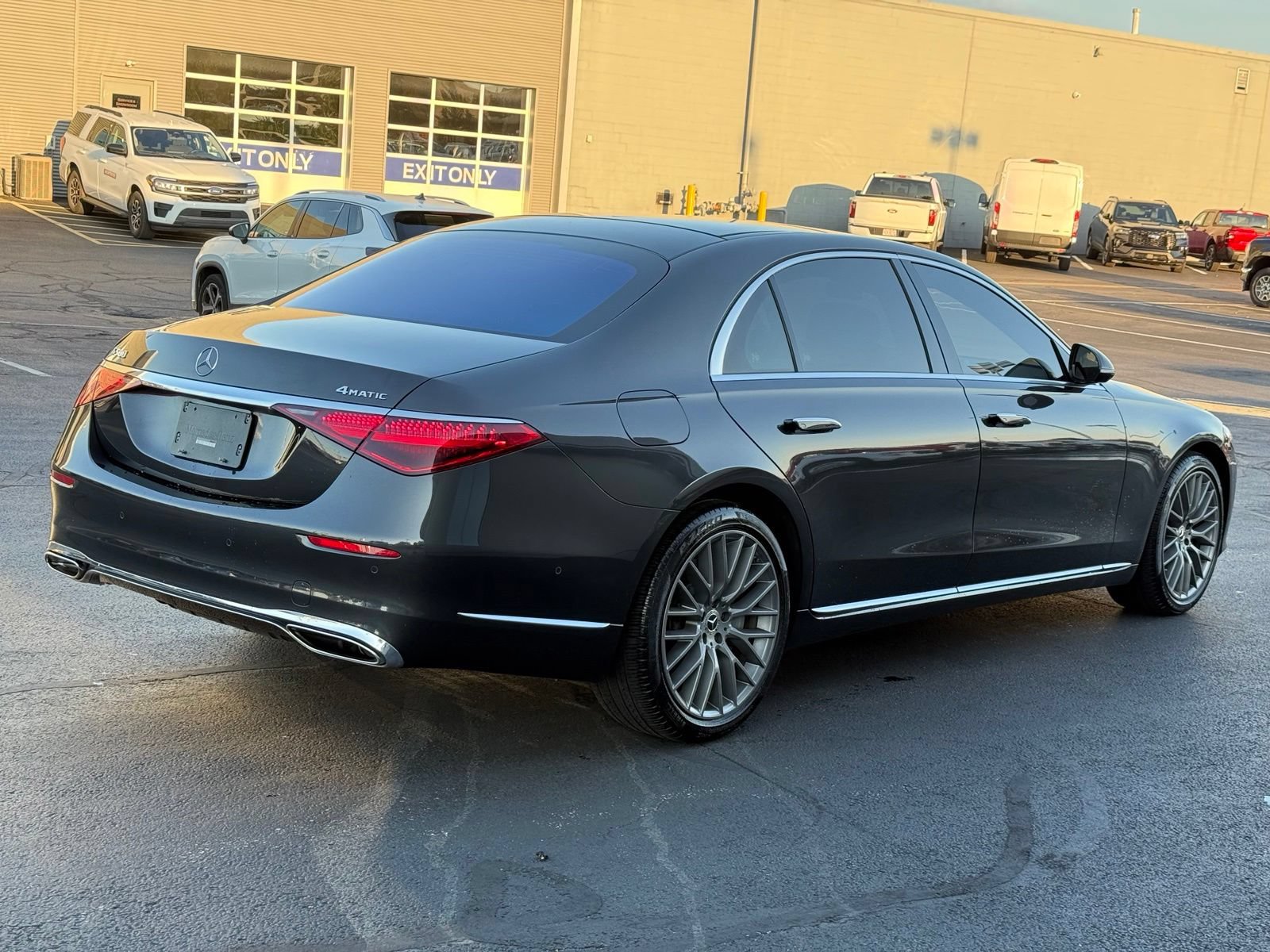 Used 2022 Mercedes-Benz S 500 4MATIC image 4