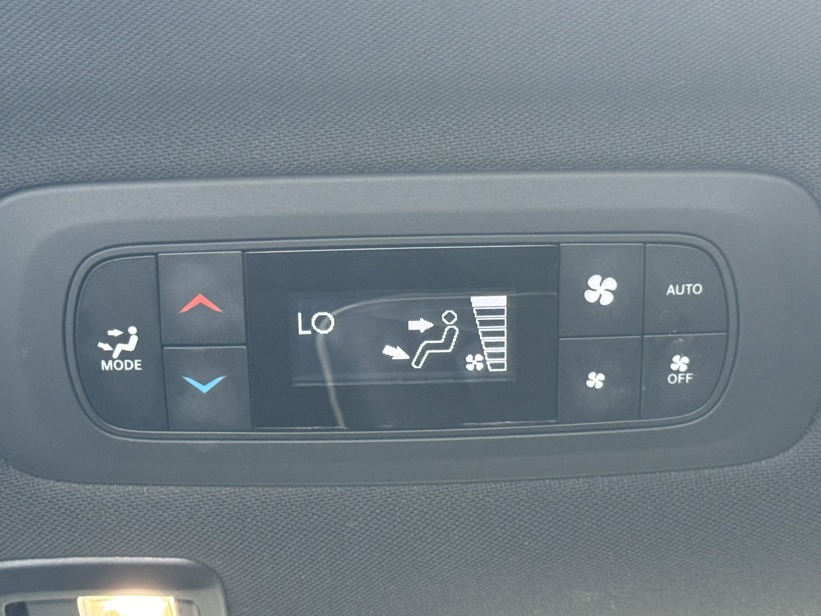 Used 2025 Chrysler Pacifica Limited FWD image 25