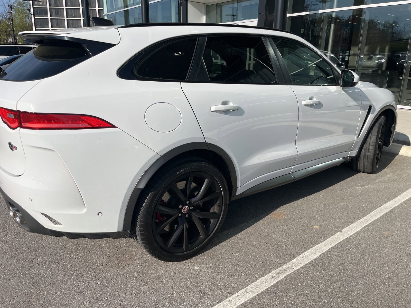 Used 2020 Jaguar F-PACE SVR image 3