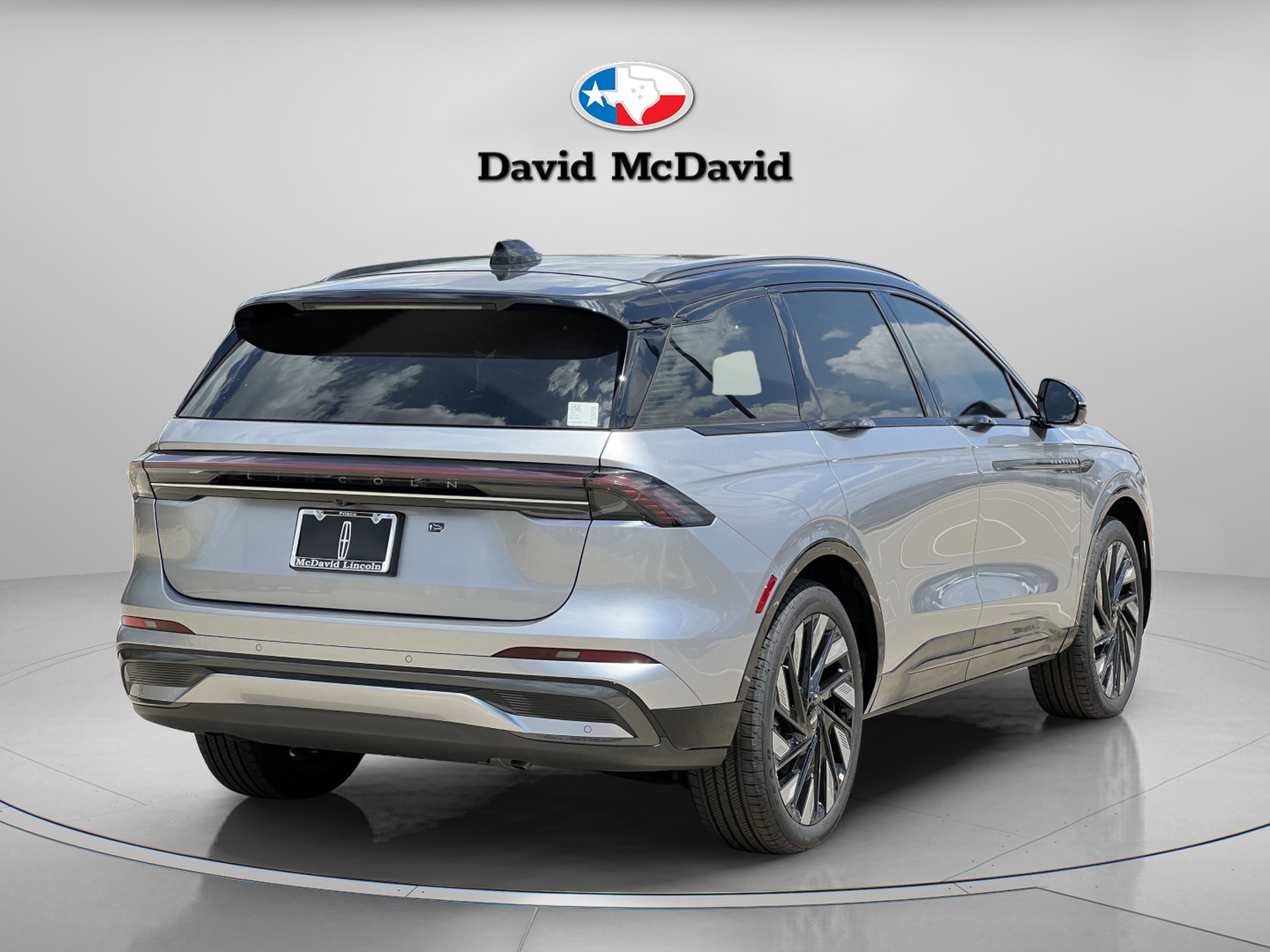 New 2025 Lincoln Nautilus Reserve w/ Jet Appearance Package image 8